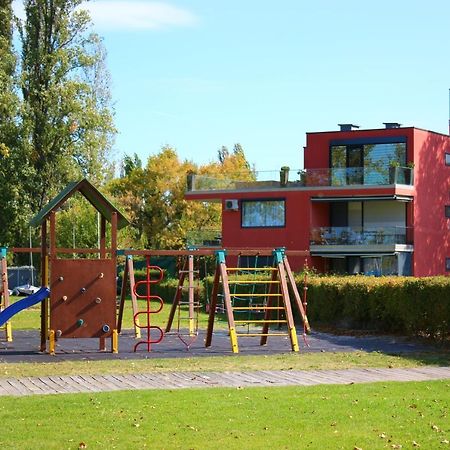 Prime Apartmans Balatonlelle Exterior photo
